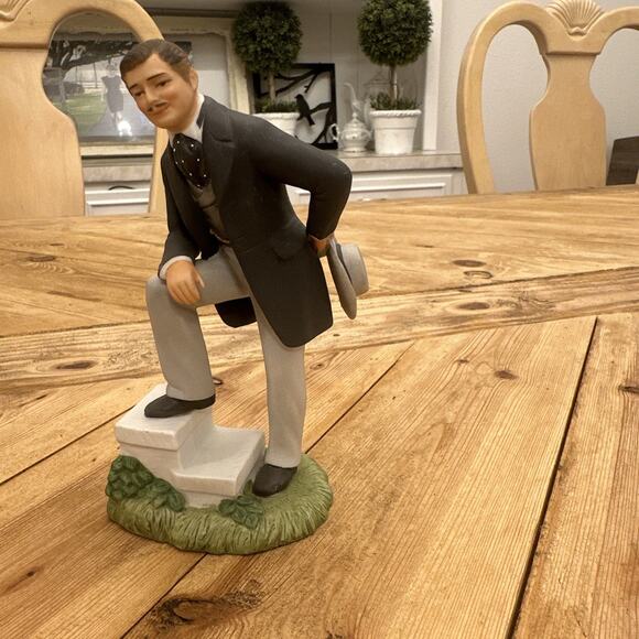 Avon Images Of Hollywood Clark Gable as Rhett Butler‎ in "GONE WITH THE WIND" - Picture 5 of 13